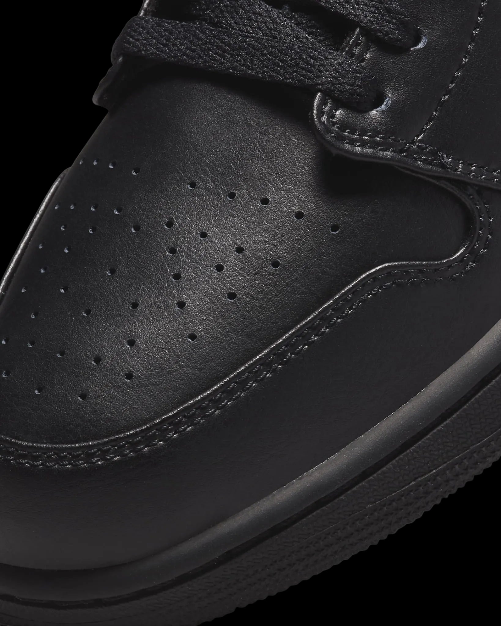 Jordan 1 Low Triple Black