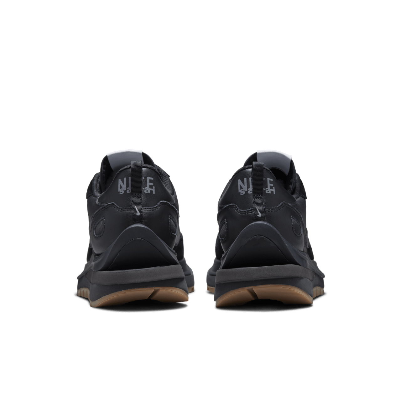 Nike Vaporwaffle sacai Black Gum